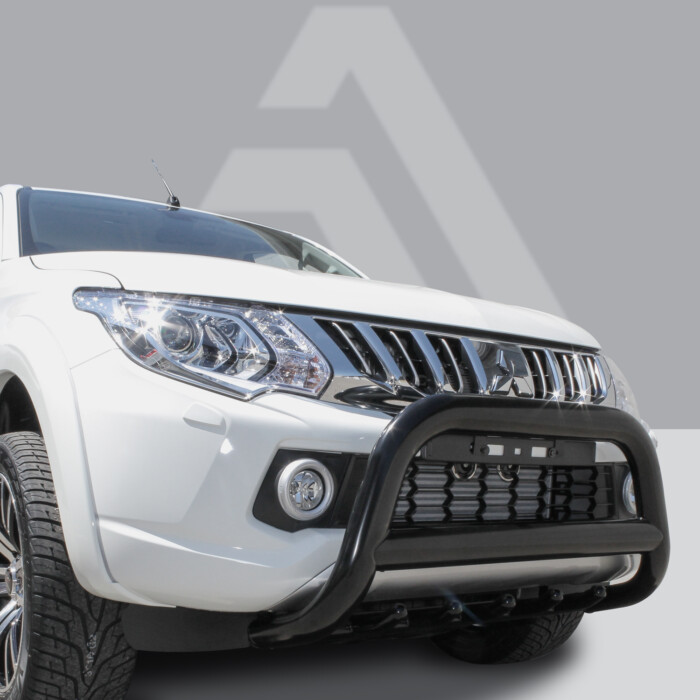 Pickup Attitude Pare Buffle Mitsubishi L200 M4 Avec Griffes En Inox Noir. Pare Buffle Mitsubishi L200 M4 Avec Griffes En Inox Noir.