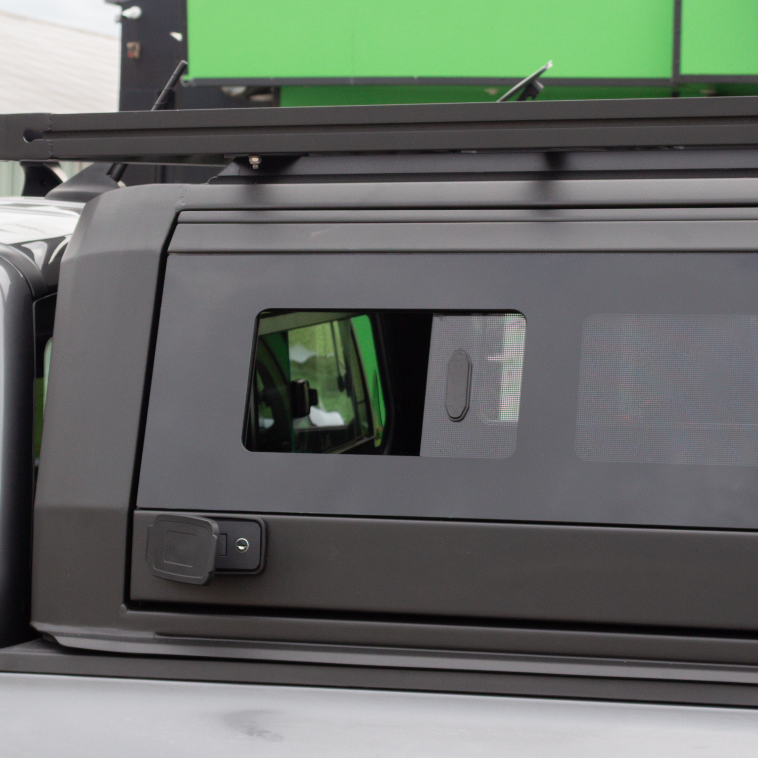 Hardtop Rhinoman X-treme Ford (f6-rh-ht1xtr-n) Fenêtre Extérieur. Hardtop Rhinoman X-treme Ford (f6-rh-ht1xtr-n) Fenêtre Extérieur.