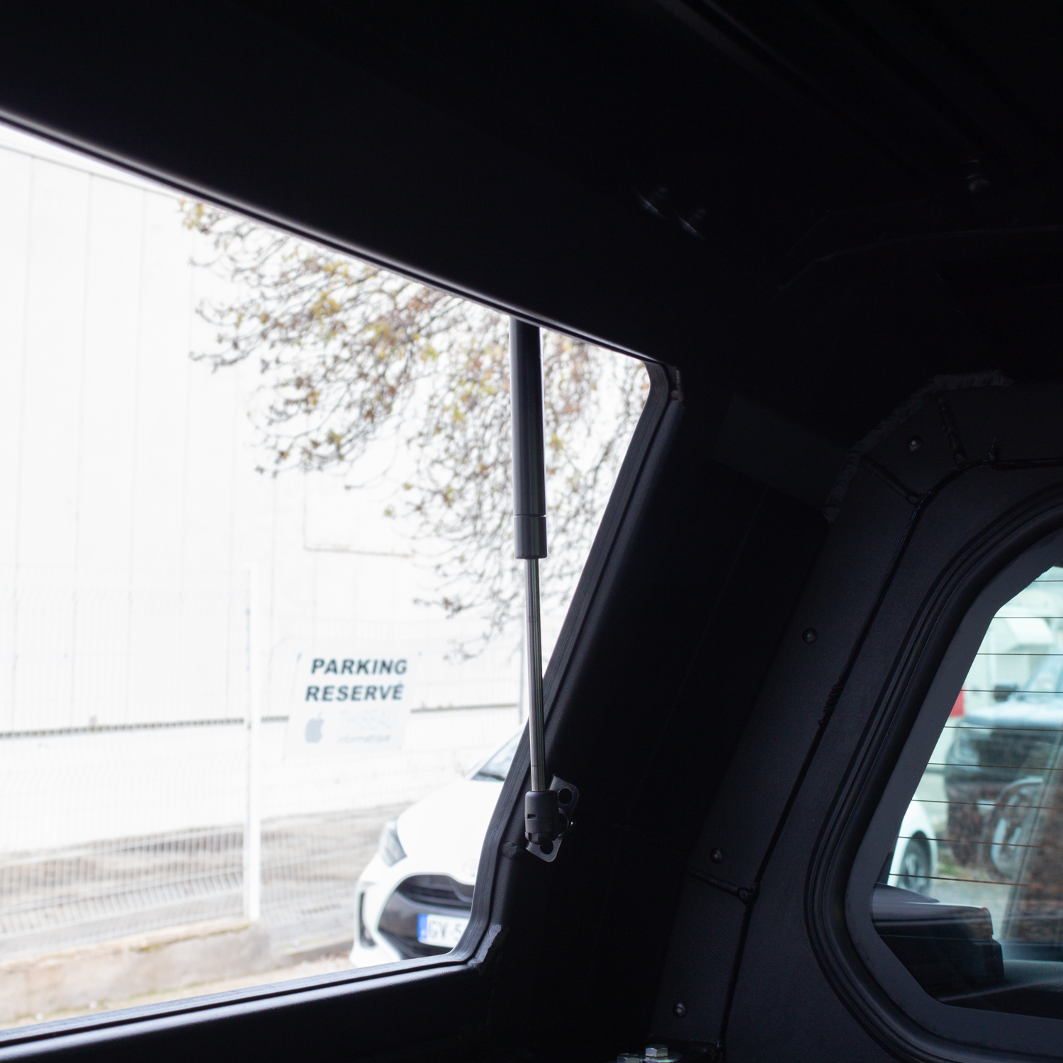 Hardtop Rhinoman X-treme Ford (f6-rh-ht1xtr-n) Ouvrant Latéral Intérieur. Hardtop Rhinoman X-treme Ford (f6-rh-ht1xtr-n) Ouvrant Latéral Intérieur.