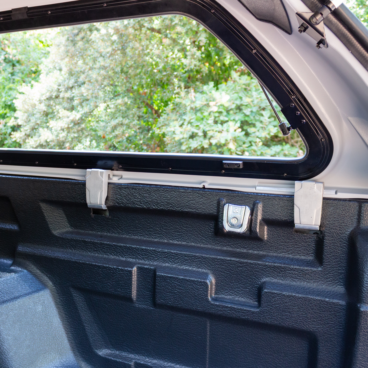 Hardtop Mitsubishi L200 2024+ Crochet Latéraux (m6-ak-ht1vp-u33) - Pickup Attitude Pickup Attitude Hardtop Mitsubishi L200 2024+ Crochet Latéraux (m6-ak-ht1vp-u33) Hardtop Mitsubishi L200 2024+ Crochet Latéraux (m6-ak-ht1vp-u33)