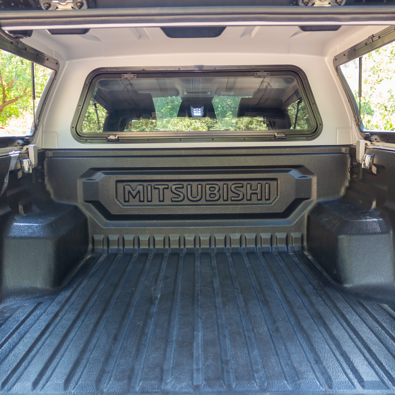 Hardtop Mitsubishi L200 2024+ Fenetre Fermée Cabine (m6-ak-ht1vp-u33) Hardtop Mitsubishi L200 2024+ Fenetre Fermée Cabine (m6-ak-ht1vp-u33)