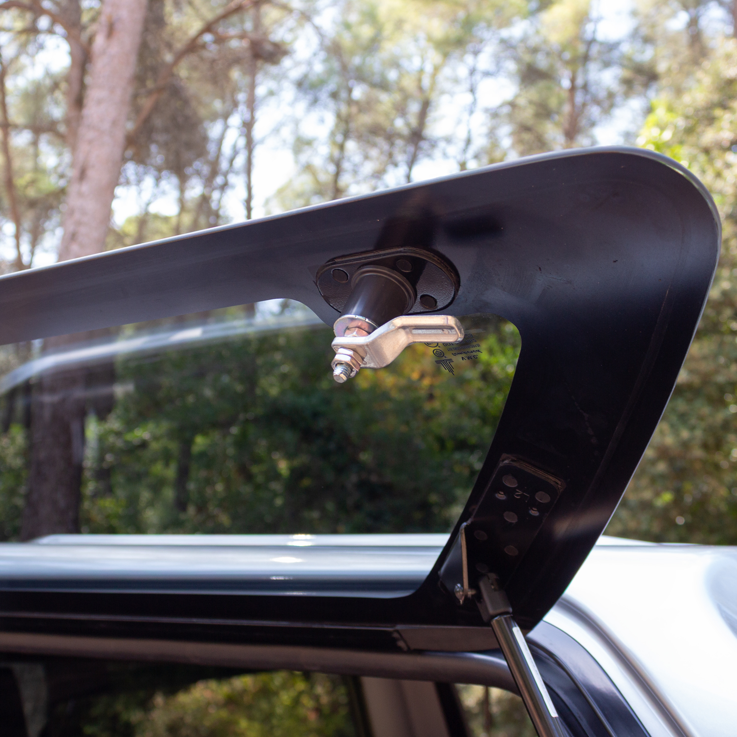 Hardtop Mitsubishi L200 2024+ Poignée Fenetre Papillon (m6-ak-ht1vp-u33) Hardtop Mitsubishi L200 2024+ Poignée Fenetre Papillon (m6-ak-ht1vp-u33)