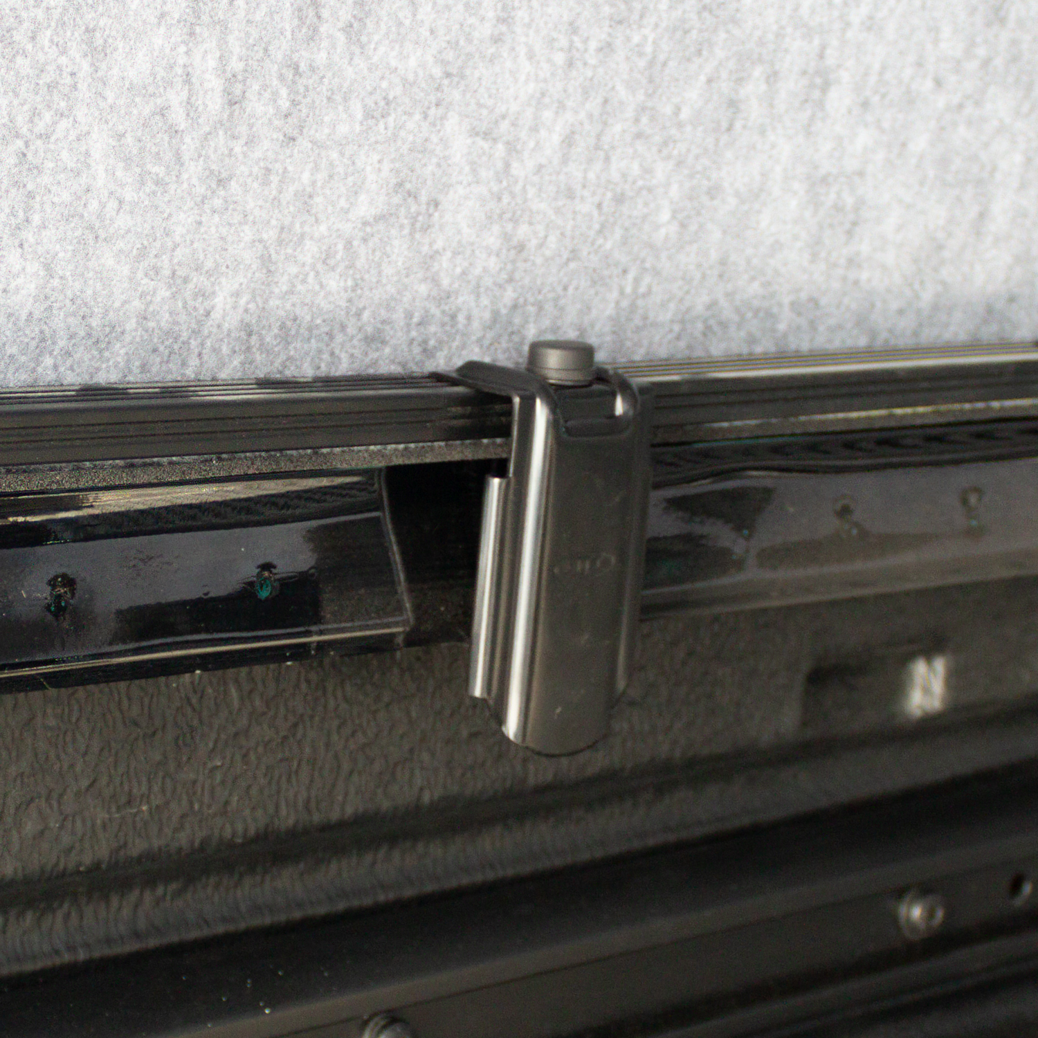 Hard Top Non Vitré Trois Quart (f3-ht2nvc) Pince De Fixation Zoom. Hard Top Non Vitré Trois Quart (f3-ht2nvc) Pince De Fixation Zoom.